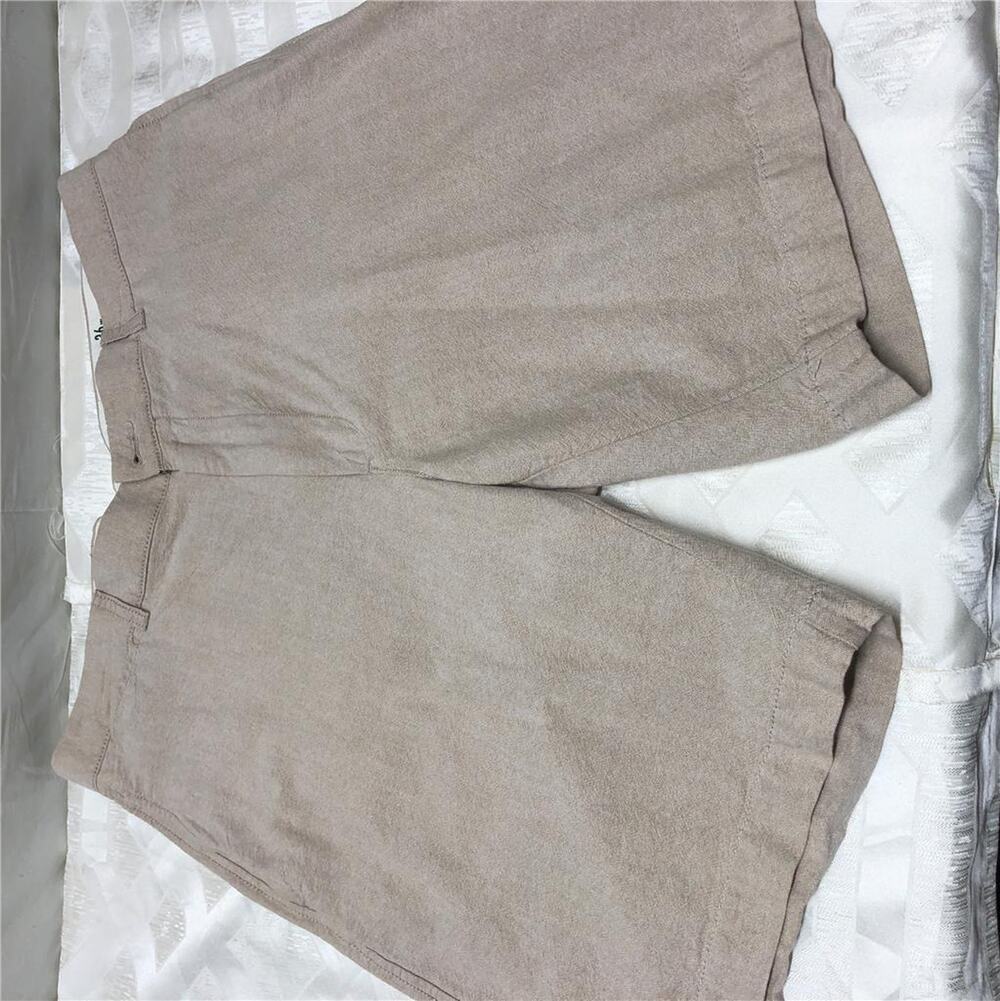 Men's Roundtree & Yorke Beige Shorts SZ 36W